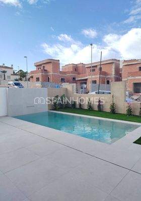 Detached Villas with Private Pool in Rojales Costa Blanca