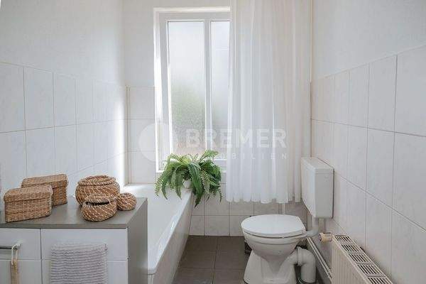 Badezimmer mit Badewanne