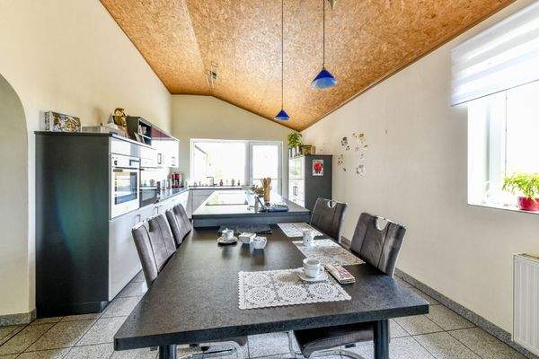 Die Küche mit Essbereich