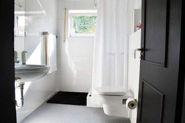 Tageslicht-Duschbad Untergeschoss.JPG