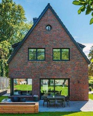 casa moderna gespiegelt.jpg