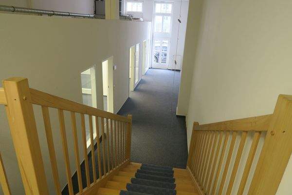 1070-Treppe zur oberen Ebene Ansicht 2