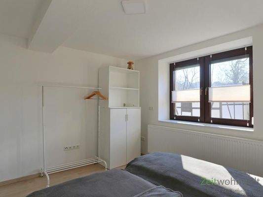 Kleiderstange im Schlafzimmer