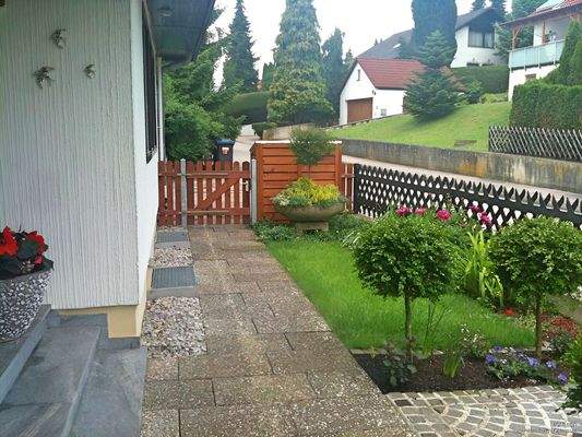 Der Blick Richtung Einfahrt