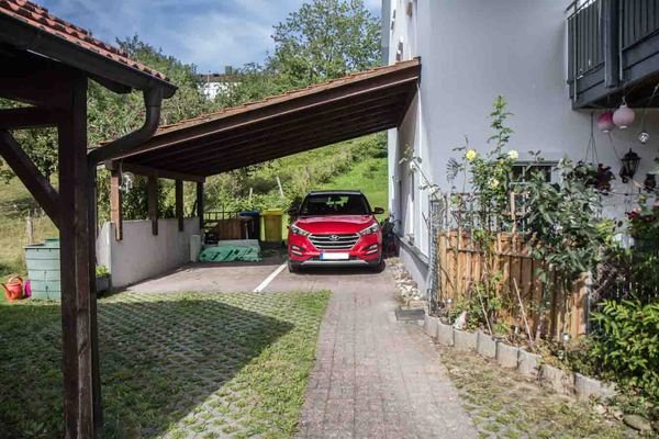 Überdachter Carport