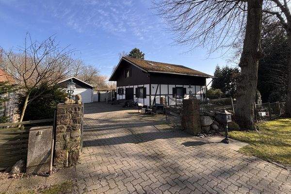 Einfahrt zum Grundstück