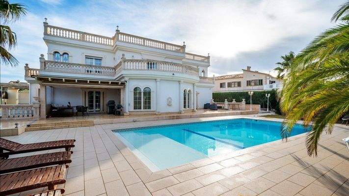 Luxusvilla mit Meerblick zum Verkauf in Sa Torre, Lluchmajor, Mallorca