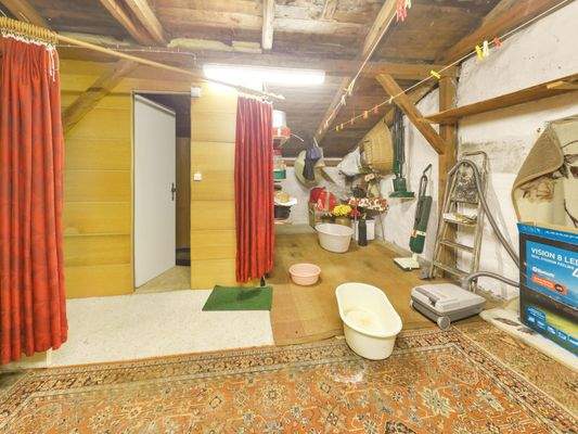 Bodenraum mit WC