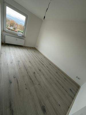 Ess-/Gäste-/Kinder-/Arbeitszimmer