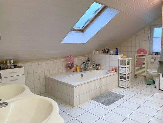 Badezimmer Ansicht 1