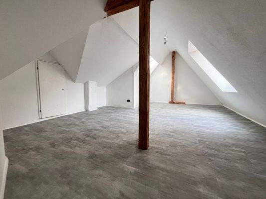 Großer Raum im DG1