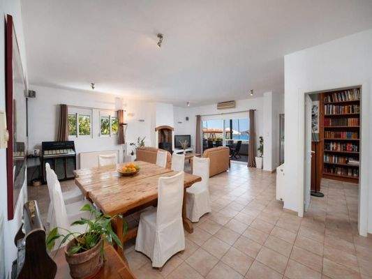 Kreta, Elounda: Villa mit Pool und atemberaubendem Meerblick auf die Bucht zu verkaufen