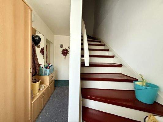 Nelkenstraße 1 - OG Hausflur