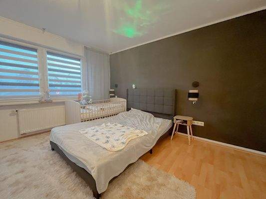 Elternschlafzimmer - DG