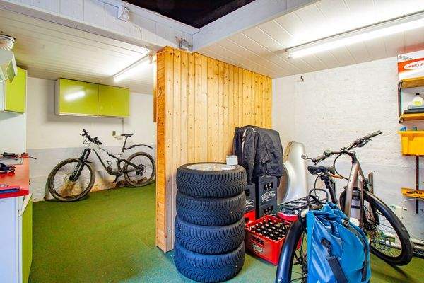 Fahrrad, Motorrad & Lagerschuppen