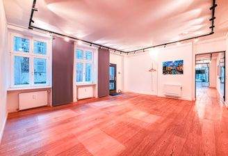 Raum 4 mit Hofzugang & Zugang Raum 3