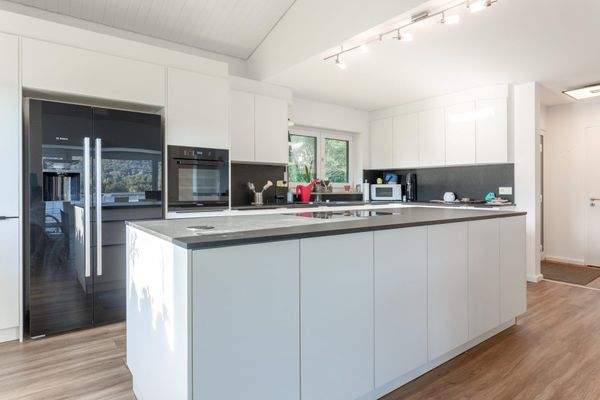 neue hochwertige Einbauküche