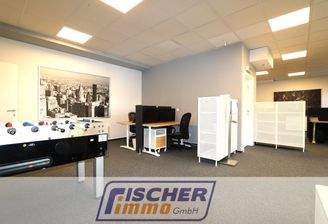 großer Büroraum/Eingangsbereich