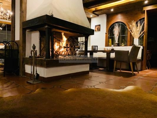 Offener Kamin im Foyer
