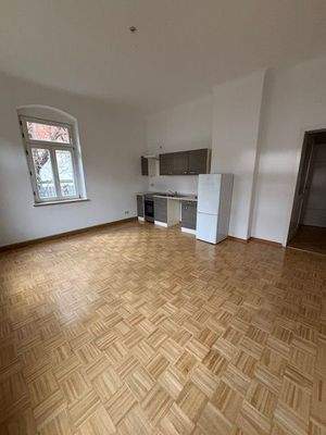 Zimmer 2 mit Küche.jpg