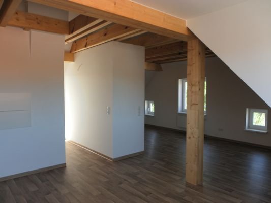 Wohn-/ Schlafbereich Dachgeschosswohnung (links)