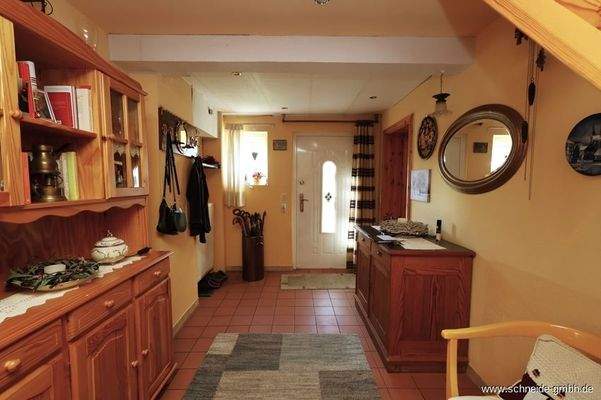 Untergeschoss Flur mit Zugang zum Garten