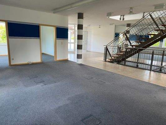 Flexible Büroflächen in EG und OG