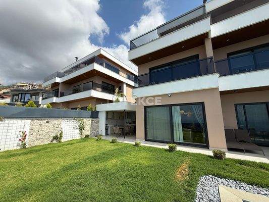 Sea-View Villa with Smart Home System in Alanya