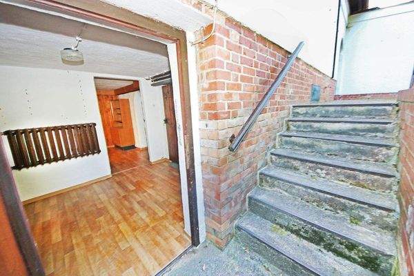 Kellerausgang zum Grundstück