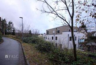 Straßenblick von unten