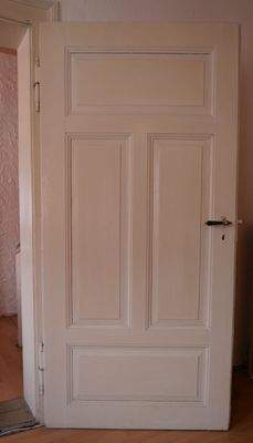 originale Kastentüren aus der Jahrhundertwende 