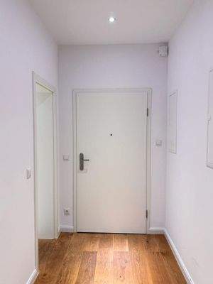 Flur mit Blick zum EIngang