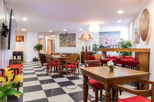 Ausgefallene Bistro-Lounge statt sterile Kantine