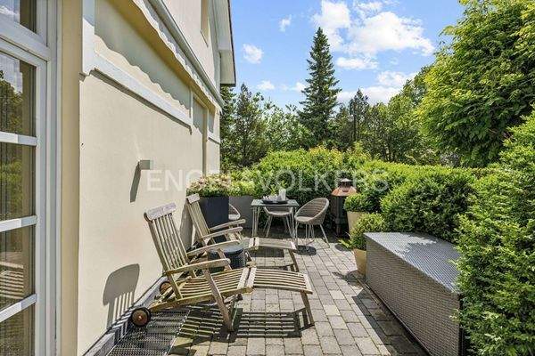 Terrasse vor dem Haus