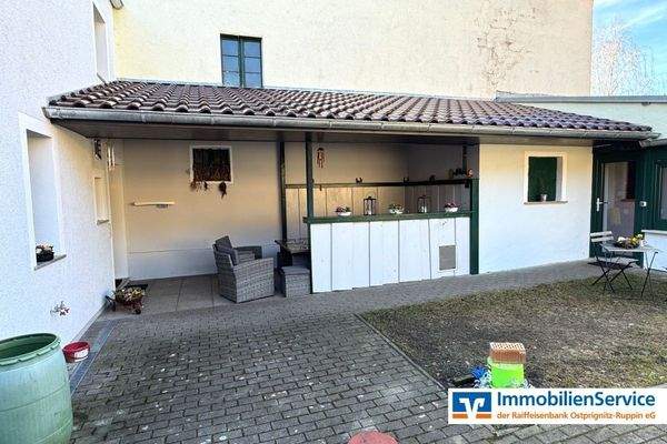 überdachte Terrasse