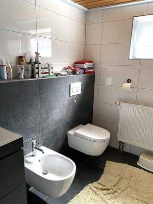 Bad unten mit Dusche