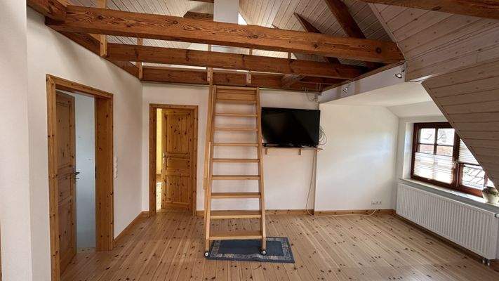 ... mit Zugang zum Spitzboden 
