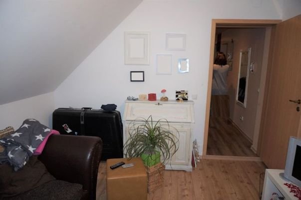 Blick vom Wohnzimmer in den Flur DG