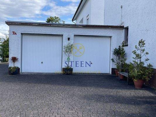 Doppelgarege & Auffahrt