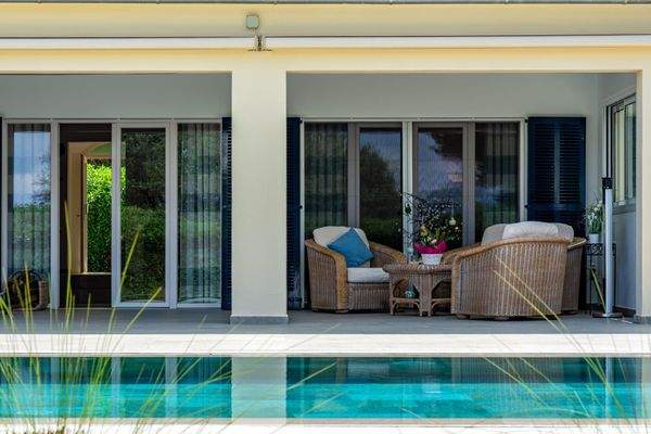 fe9e4a03-e543-4ea7-b894-f27667ec951a