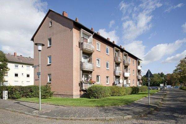 8 Gebäude Straßenseite