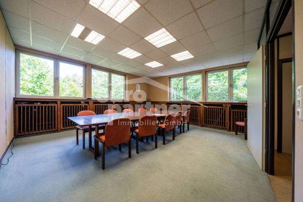 Konferenzraum (Bürotrakt)