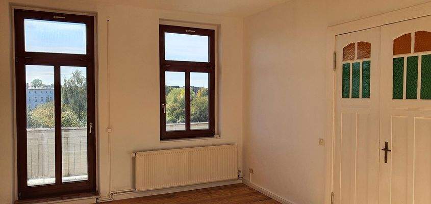 Wohnzimmer-Blick auf Balkon