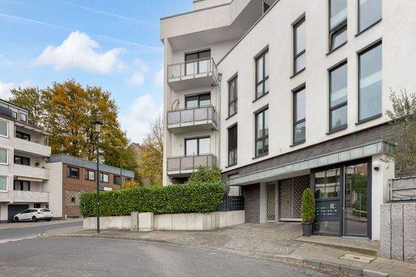 Hausansicht / TG Einfahrt