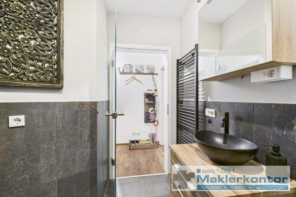 Badezimmer mit Fußbodenheizung