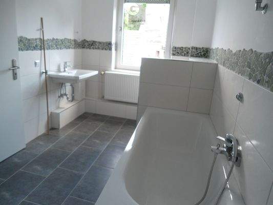 WE, 1. OG, Hauptbadezimmer (2)