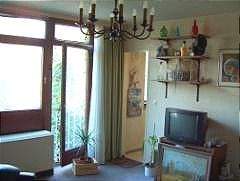 Innenansicht und Durchgang zur Küche.jpg