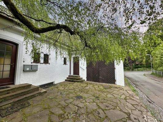 Eingang, Seiteneingang und Garage