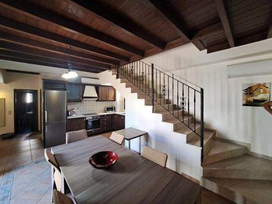 Kreta, Douliana: Elegante Villa mit Pool und Garten zu verkaufen