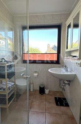 Tageslichtbad mit Dusche